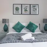 Professionals, City Centre, Parking, Superstore Nearby
