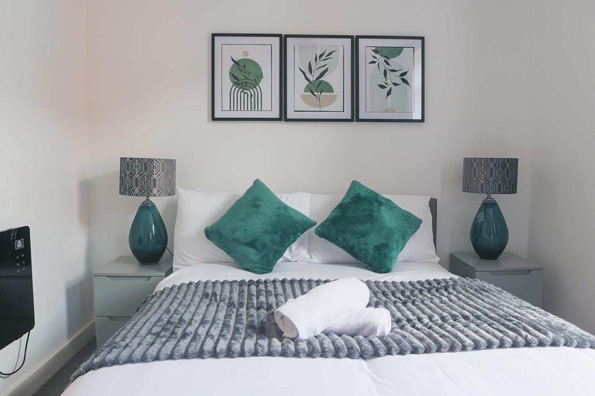 Professionals, Centre, Parking, Superstore Nearby Birmingham