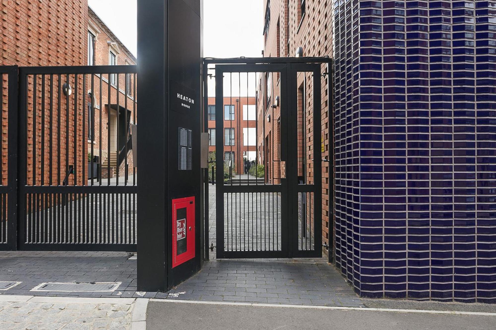 Professionals, Centre, Parking, Superstore Nearby Birmingham