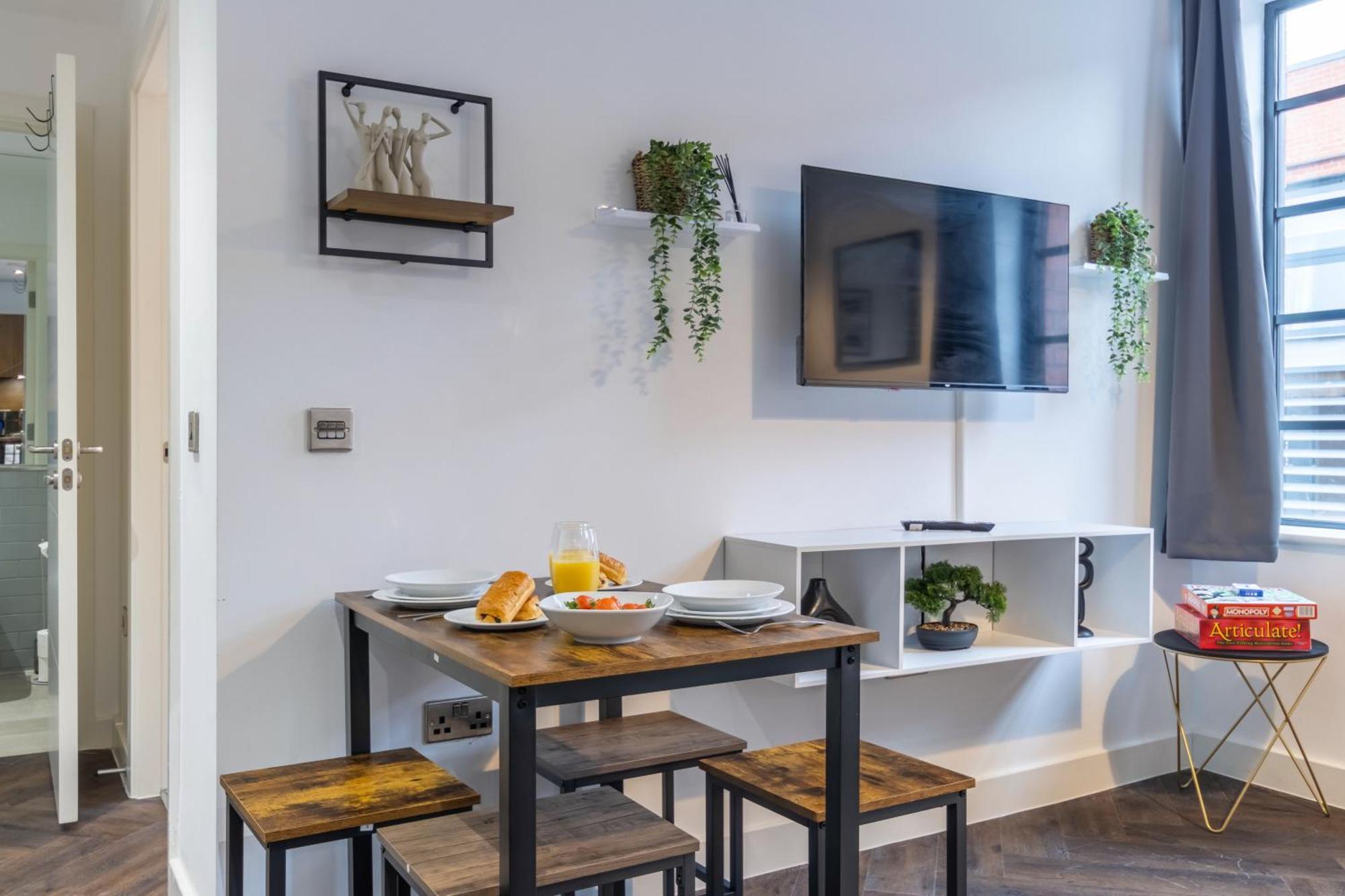 Professionals, Centre, Parking, Superstore Nearby Birmingham